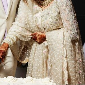 Farah Talib Aziz bridal 3 piece outfit. Extremely heavy embroidery, Size M.